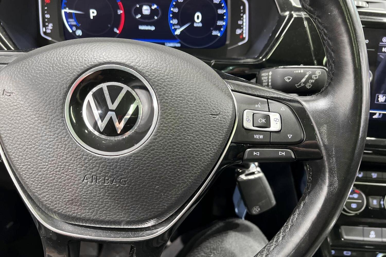 Volkswagen Touran vaihtoauto