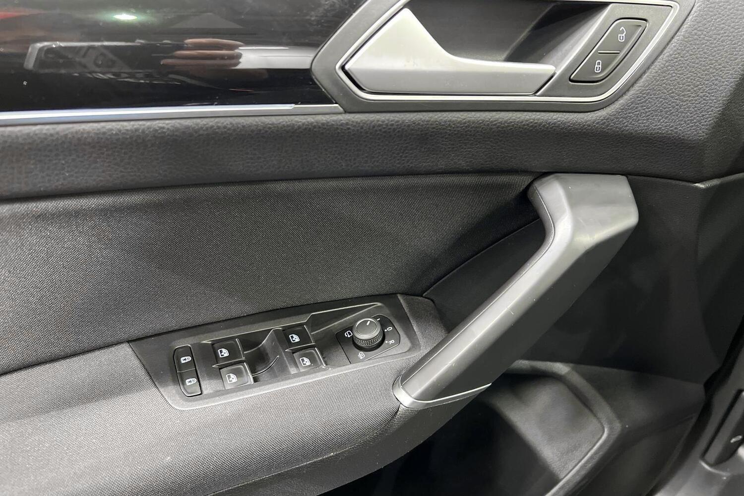 Volkswagen Touran vaihtoauto
