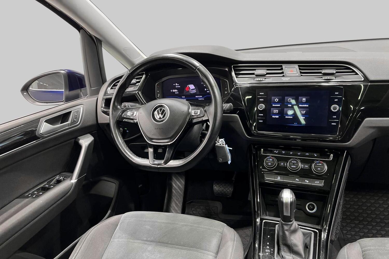 Volkswagen Touran vaihtoauto