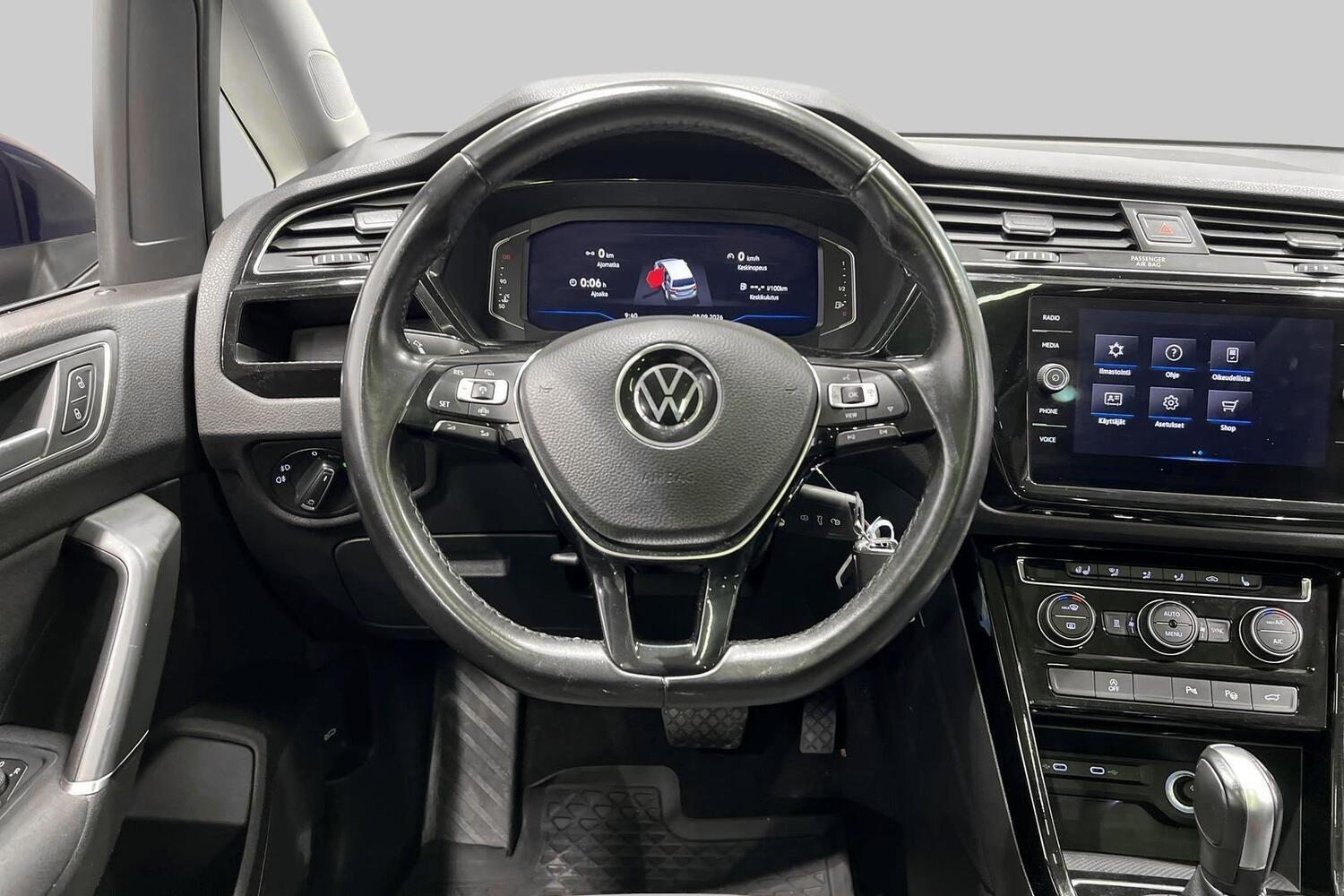 Volkswagen Touran vaihtoauto