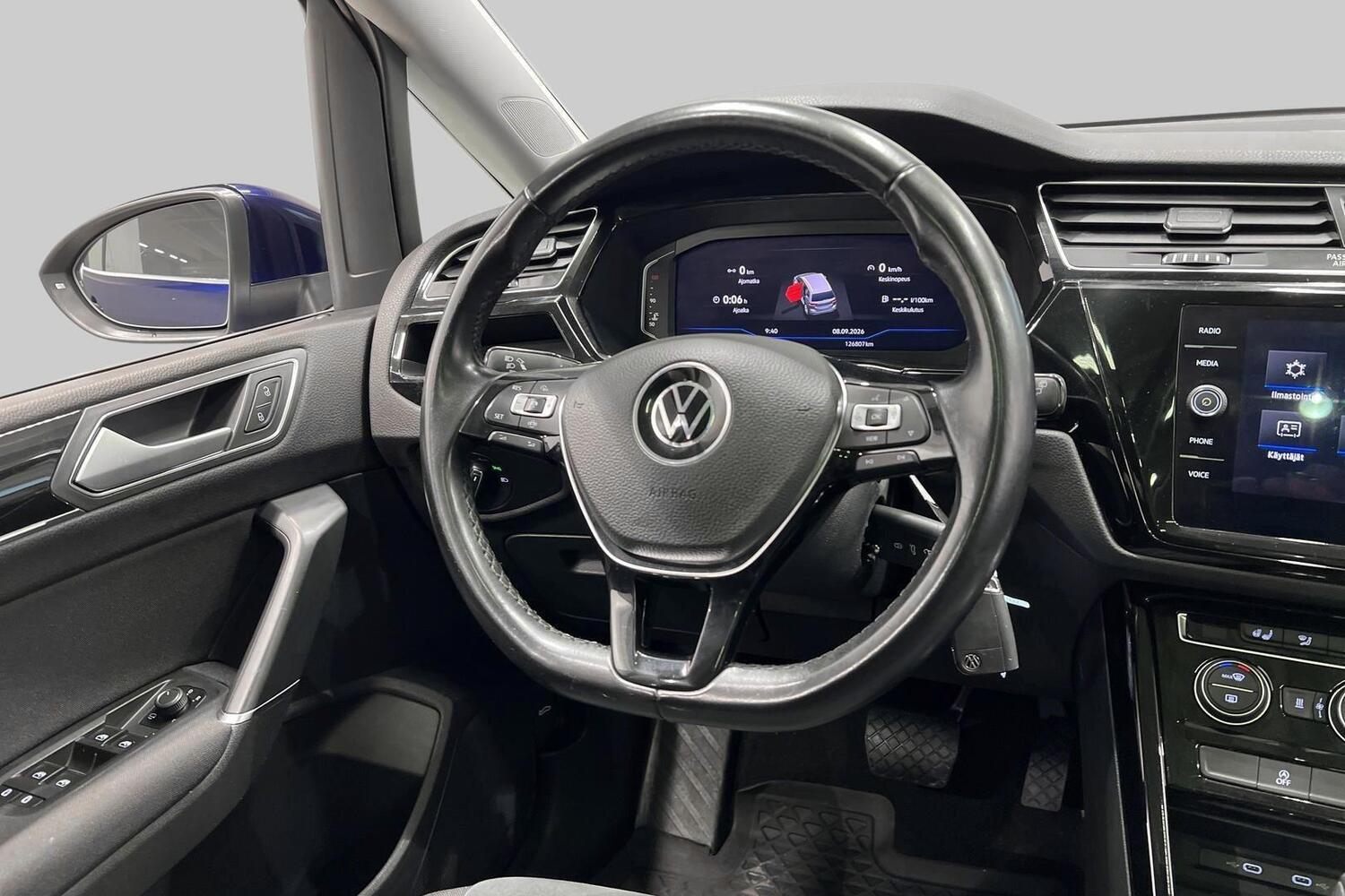Volkswagen Touran vaihtoauto