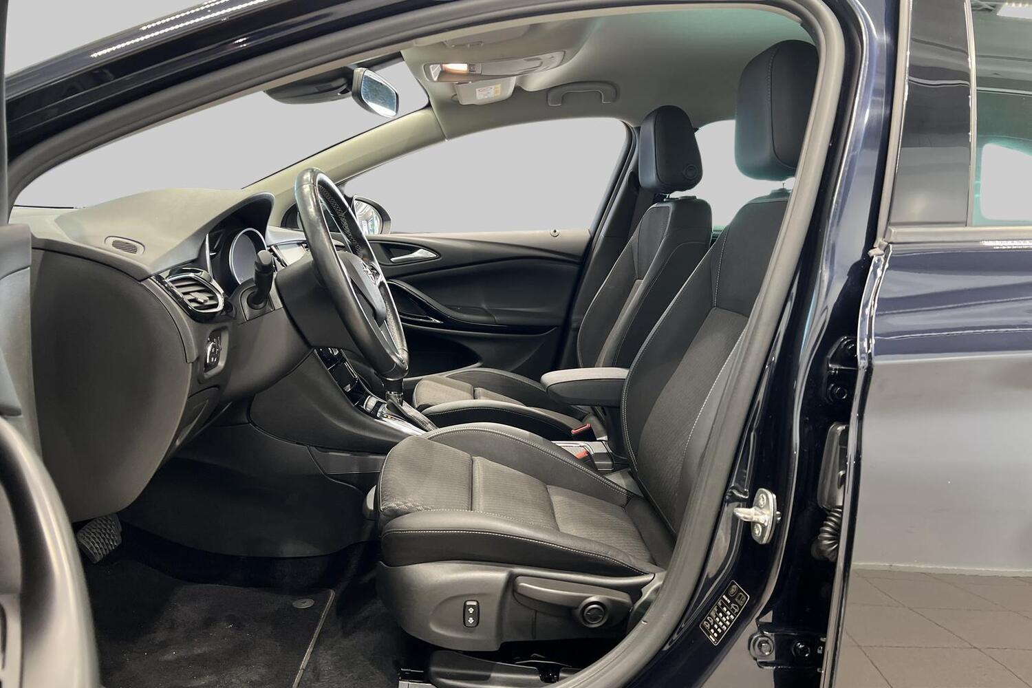 Opel Astra vaihtoauto