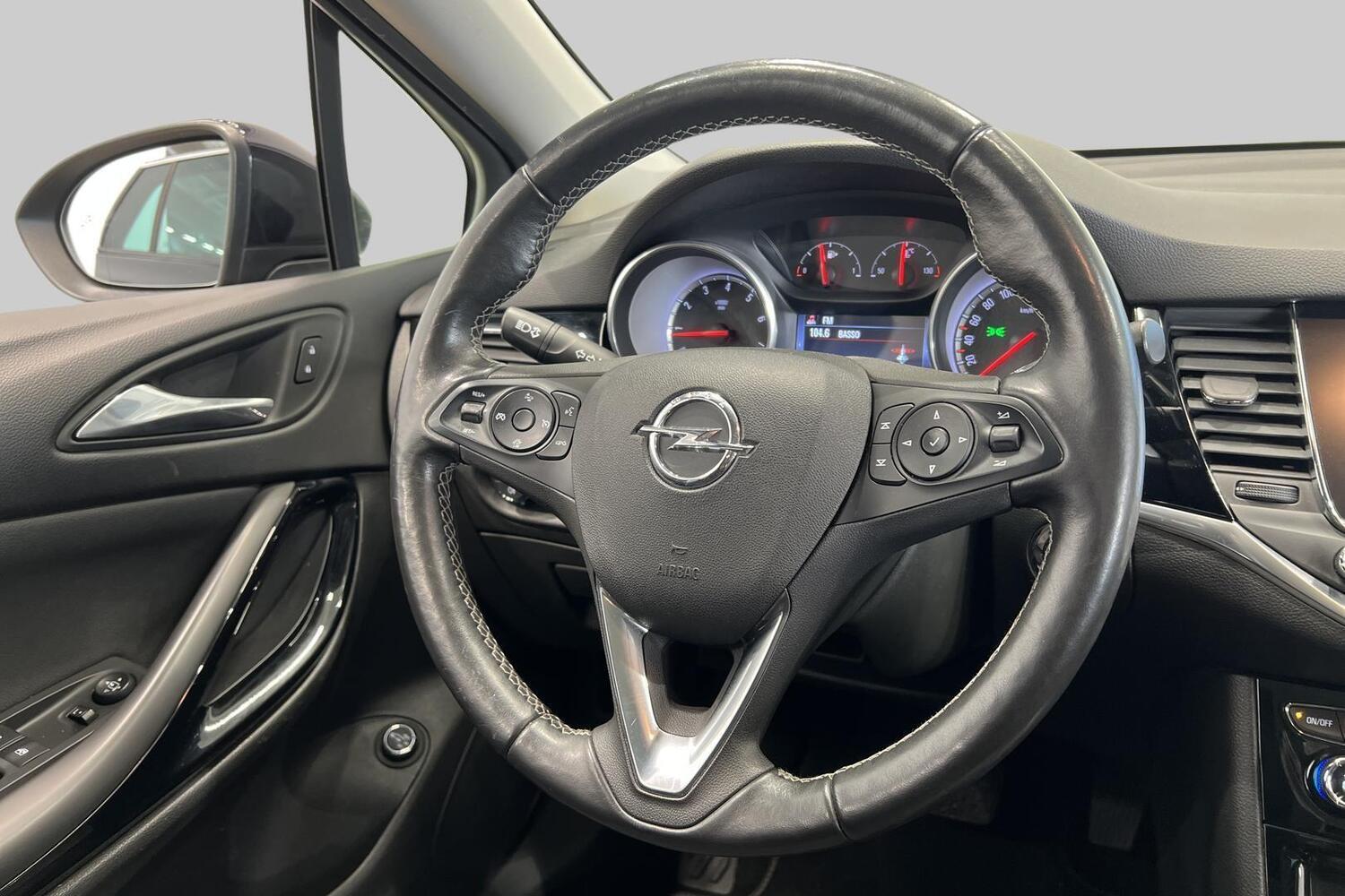 Opel Astra vaihtoauto