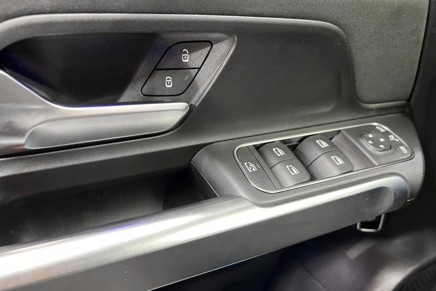 Mercedes-Benz EQB vaihtoauto