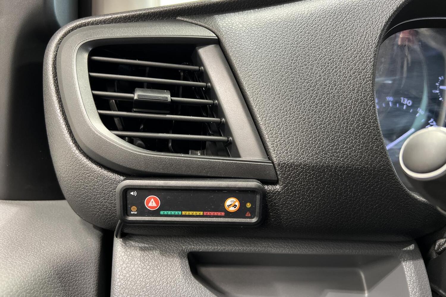 Opel Vivaro vaihtoauto