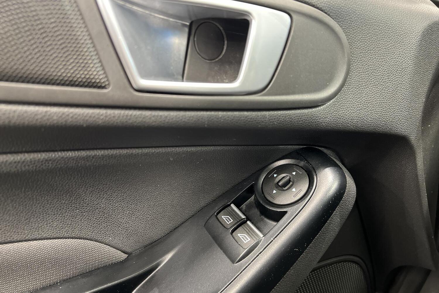 Ford Fiesta vaihtoauto