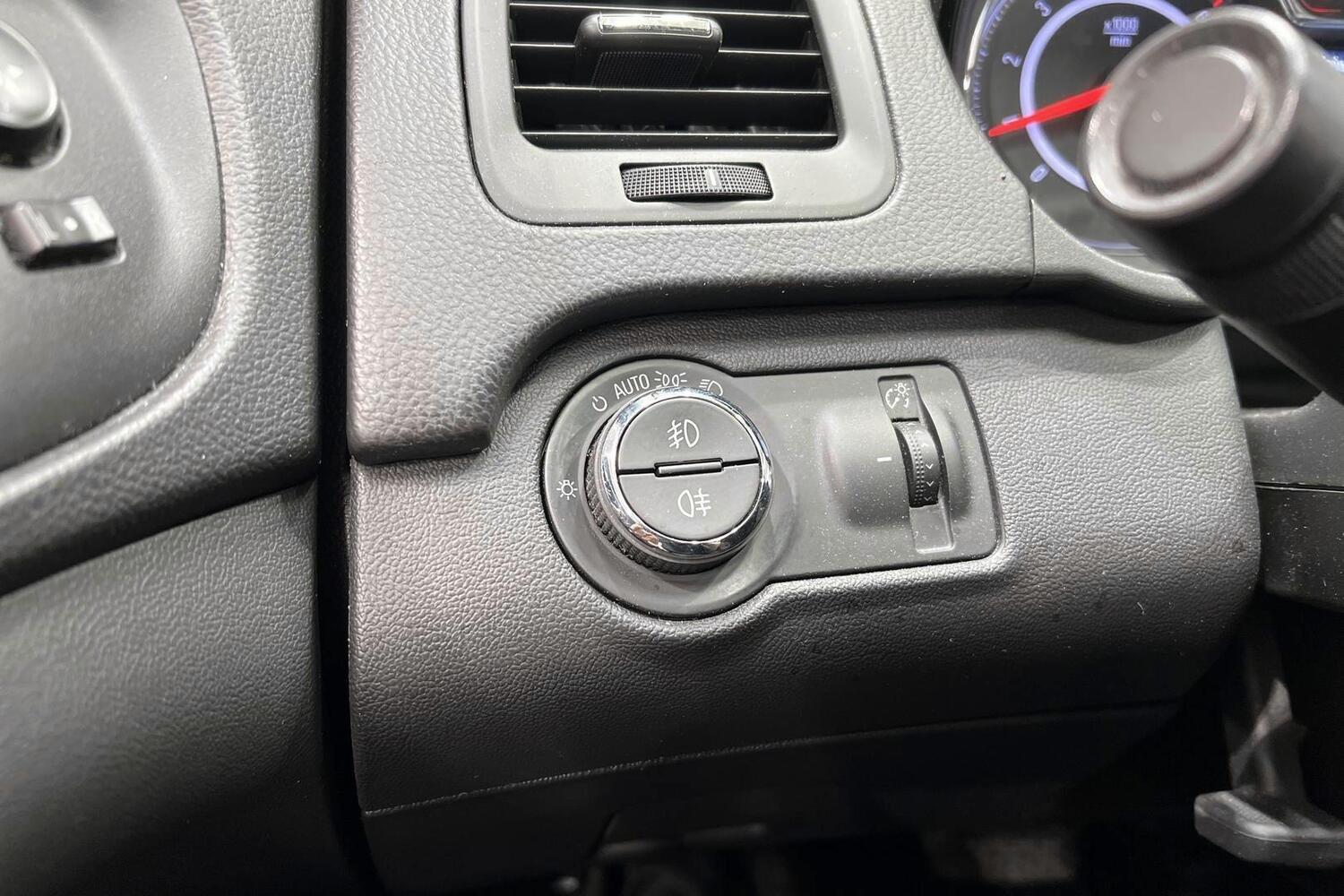 Opel Insignia vaihtoauto