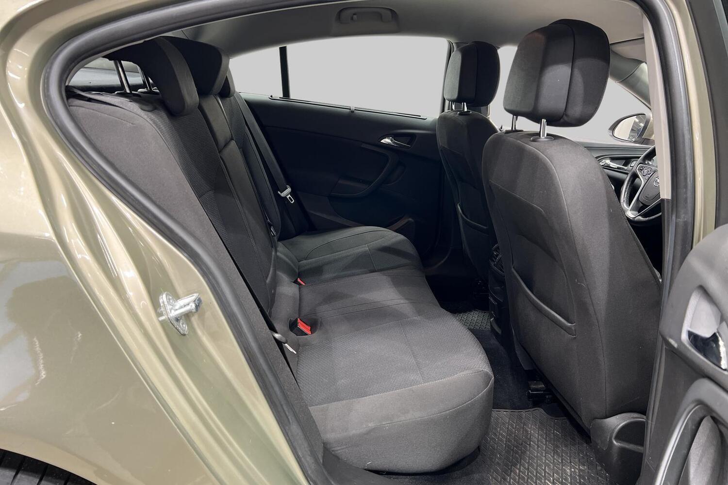 Opel Insignia vaihtoauto