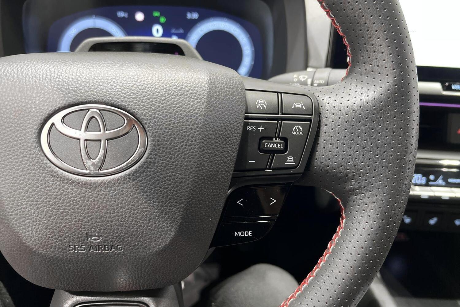 Toyota C-HR vaihtoauto