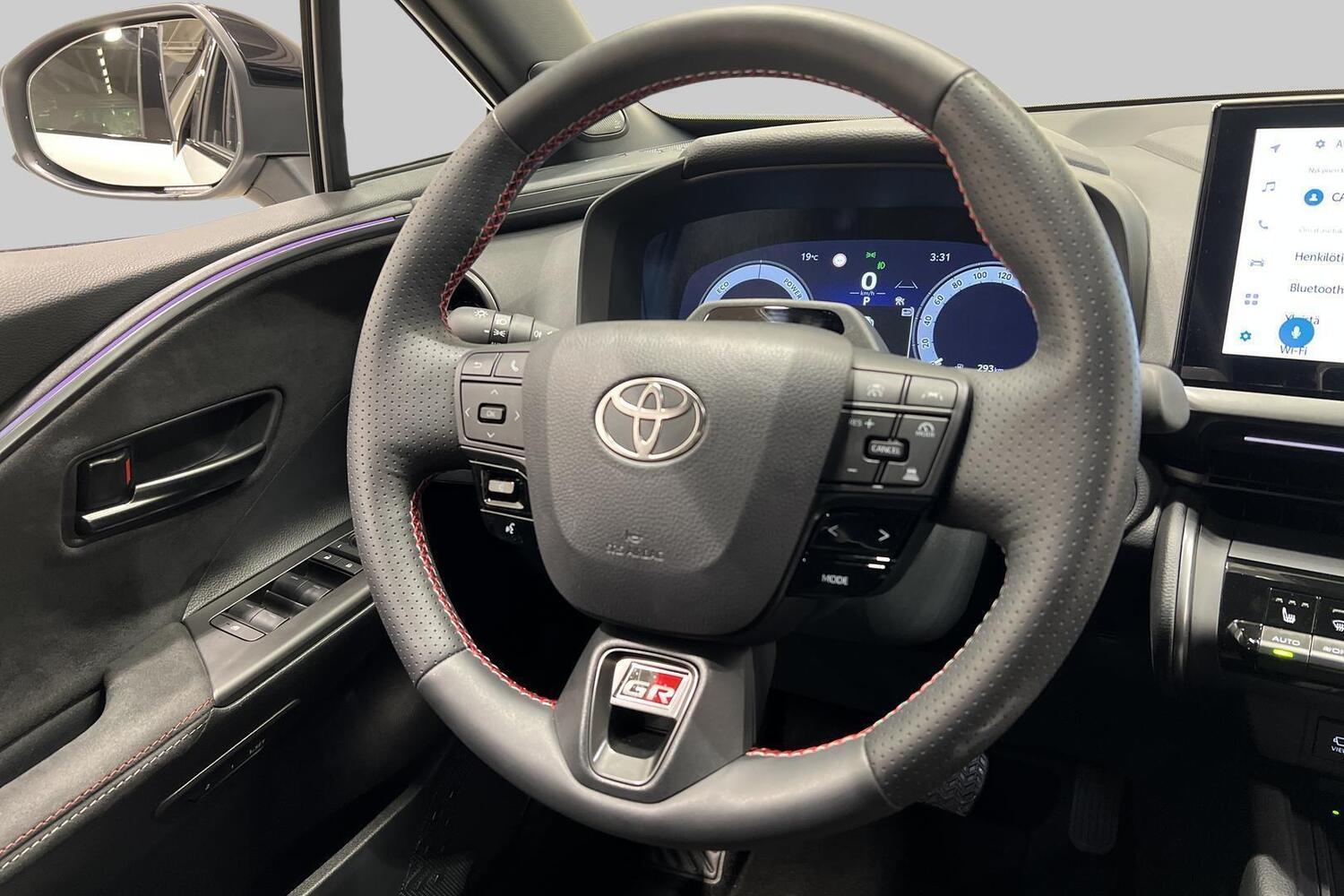 Toyota C-HR vaihtoauto