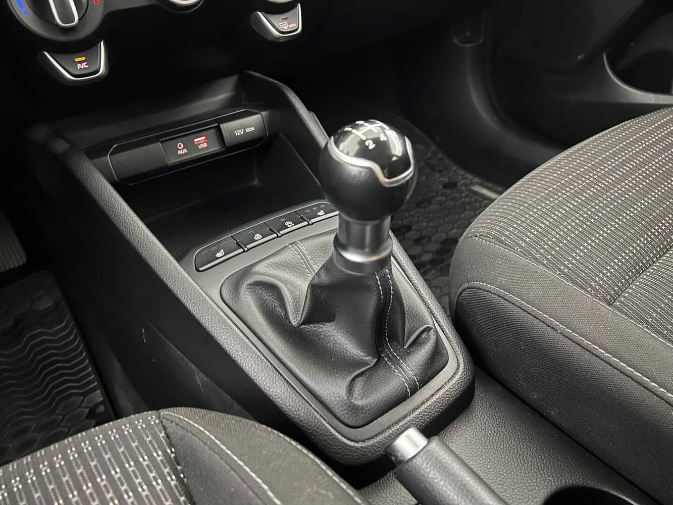 Kia Stonic vaihtoauto