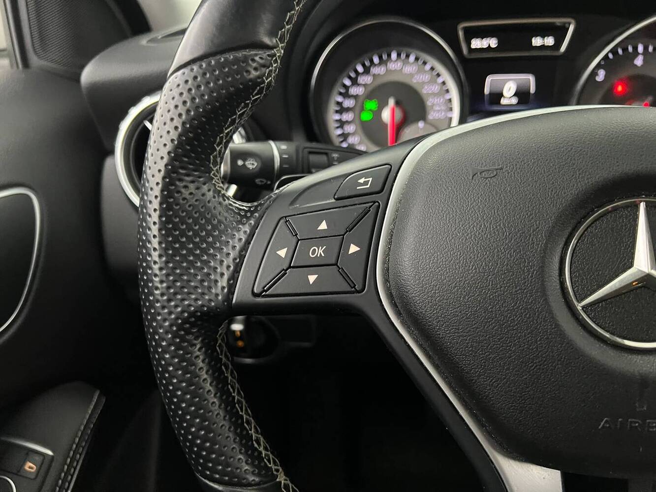 Mercedes-Benz GLA vaihtoauto