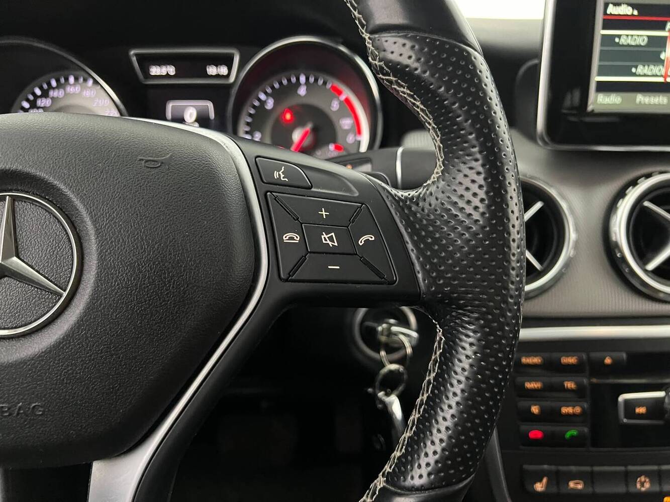 Mercedes-Benz GLA vaihtoauto