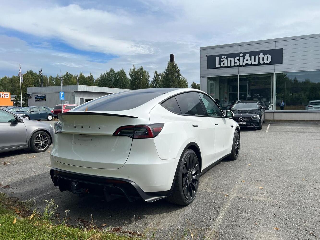 Tesla Model Y vaihtoauto