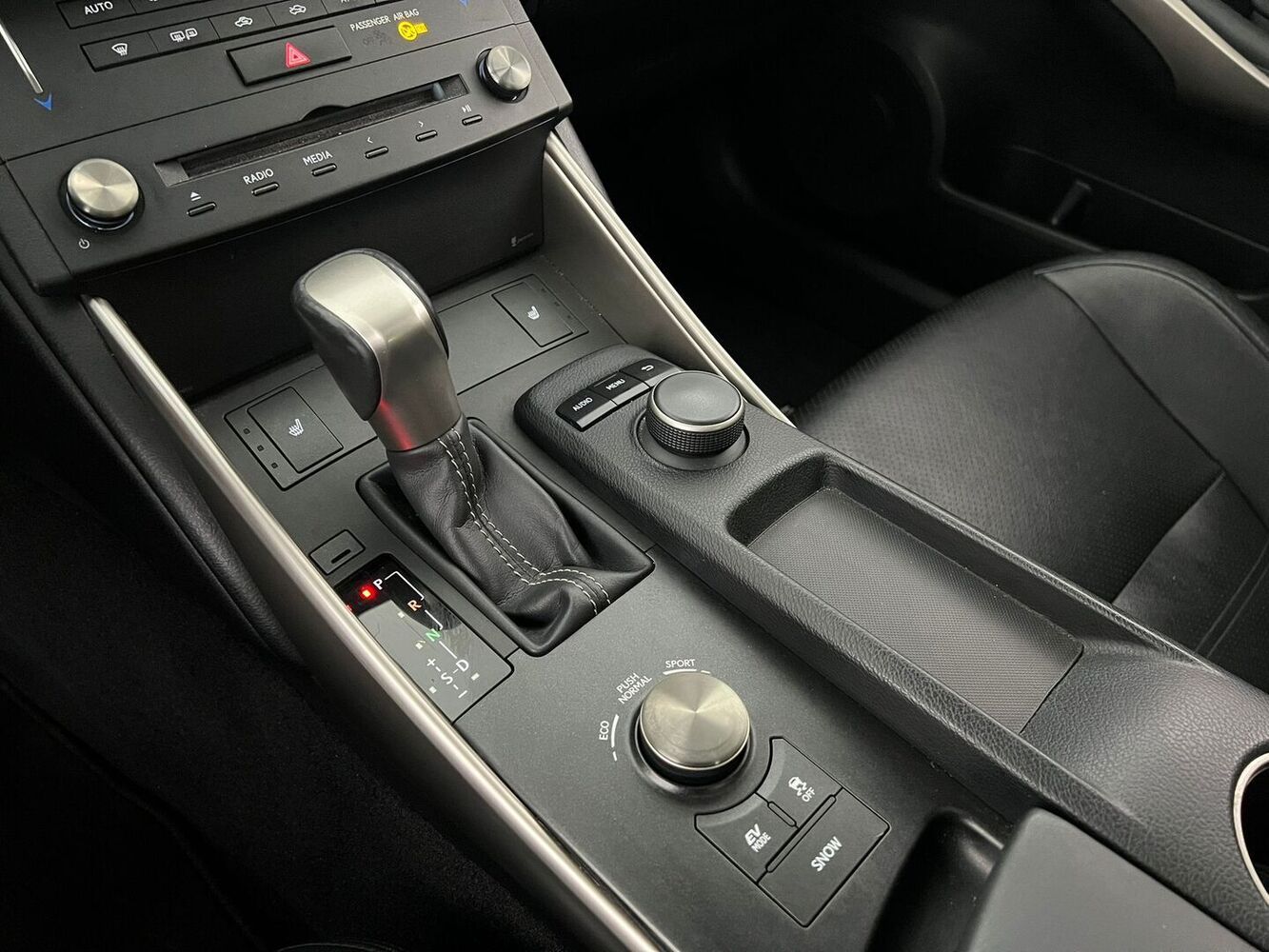 Lexus IS vaihtoauto