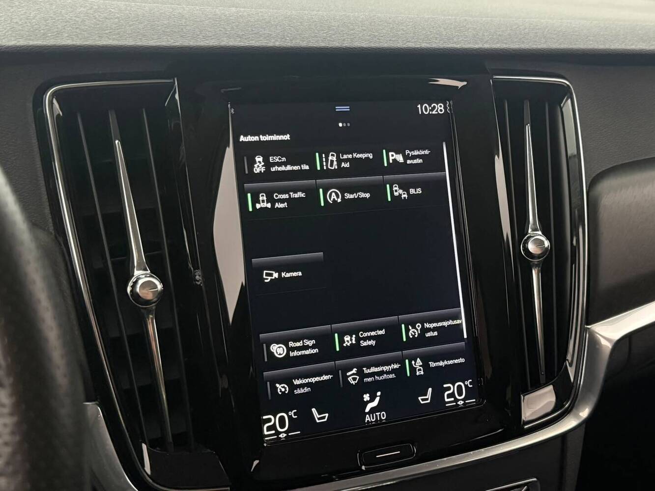 Volvo V90 Cross Country vaihtoauto