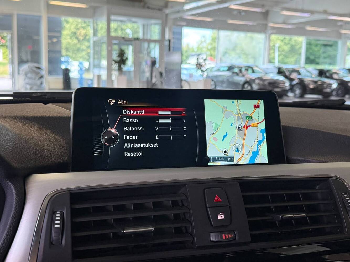 BMW 320 vaihtoauto