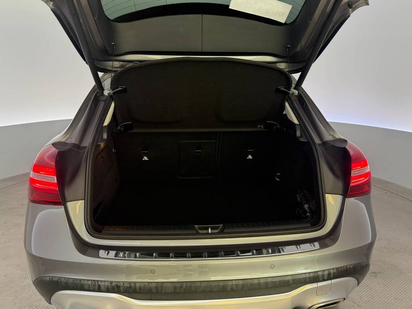 Mercedes-Benz GLA vaihtoauto
