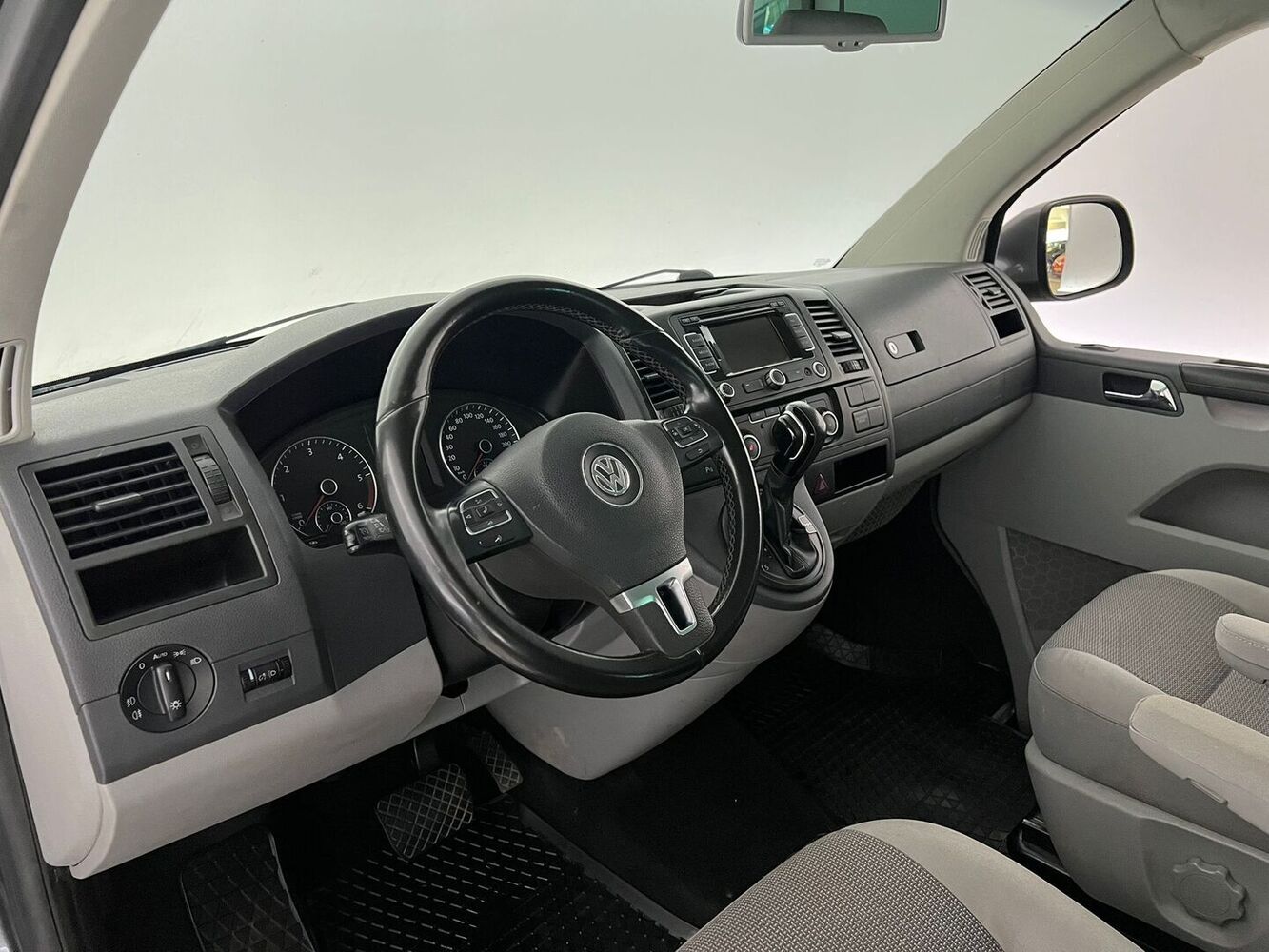 Volkswagen Caravelle vaihtoauto