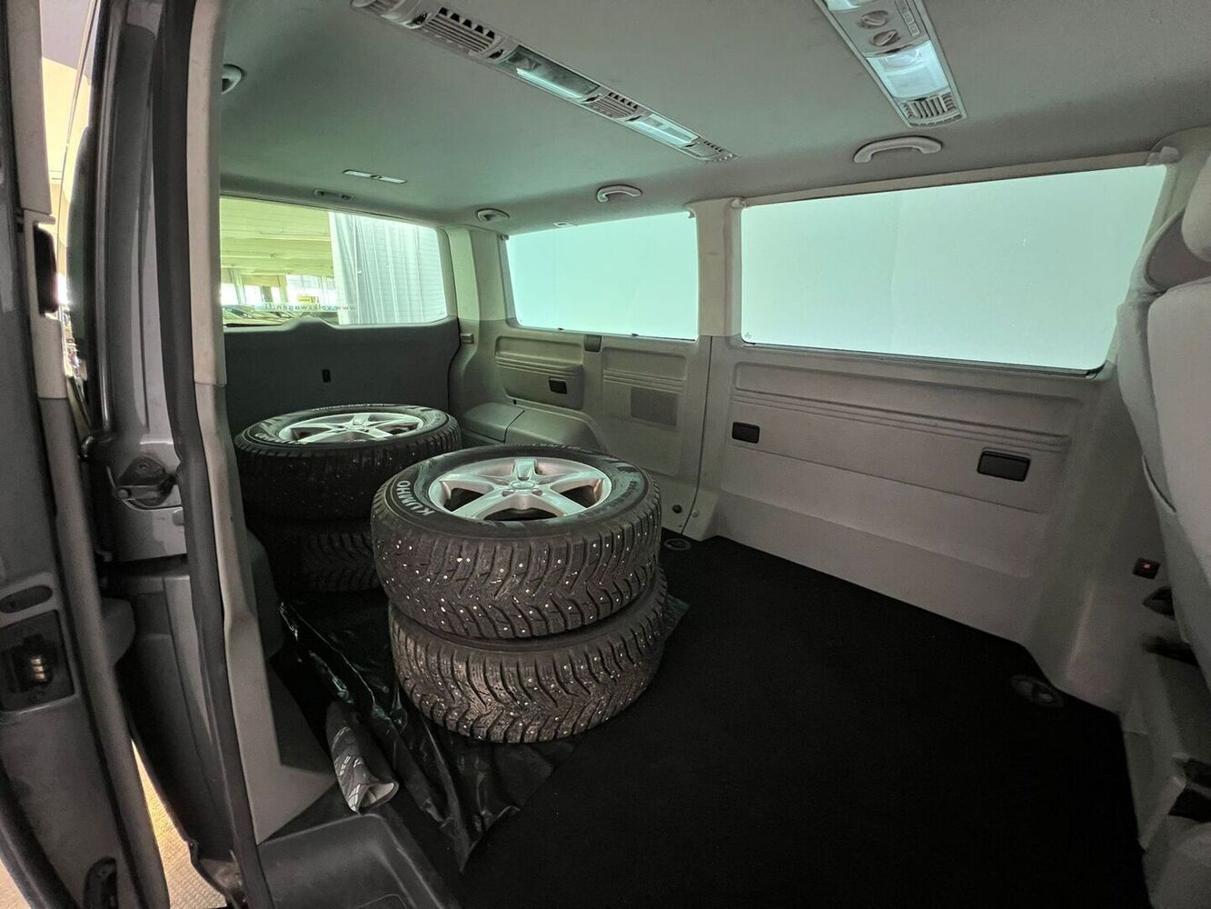 Volkswagen Caravelle vaihtoauto