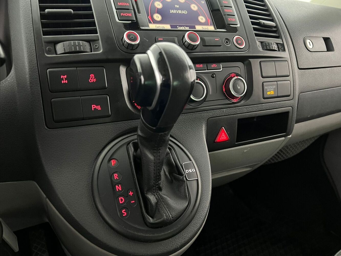 Volkswagen Caravelle vaihtoauto