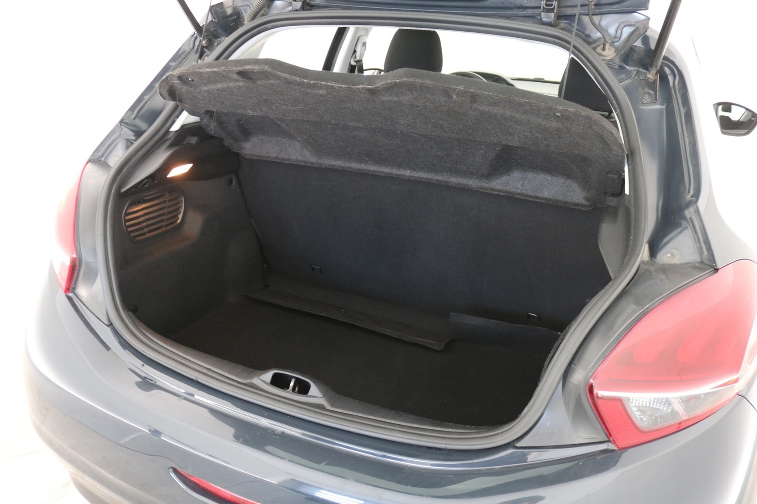 Peugeot 208 vaihtoauto