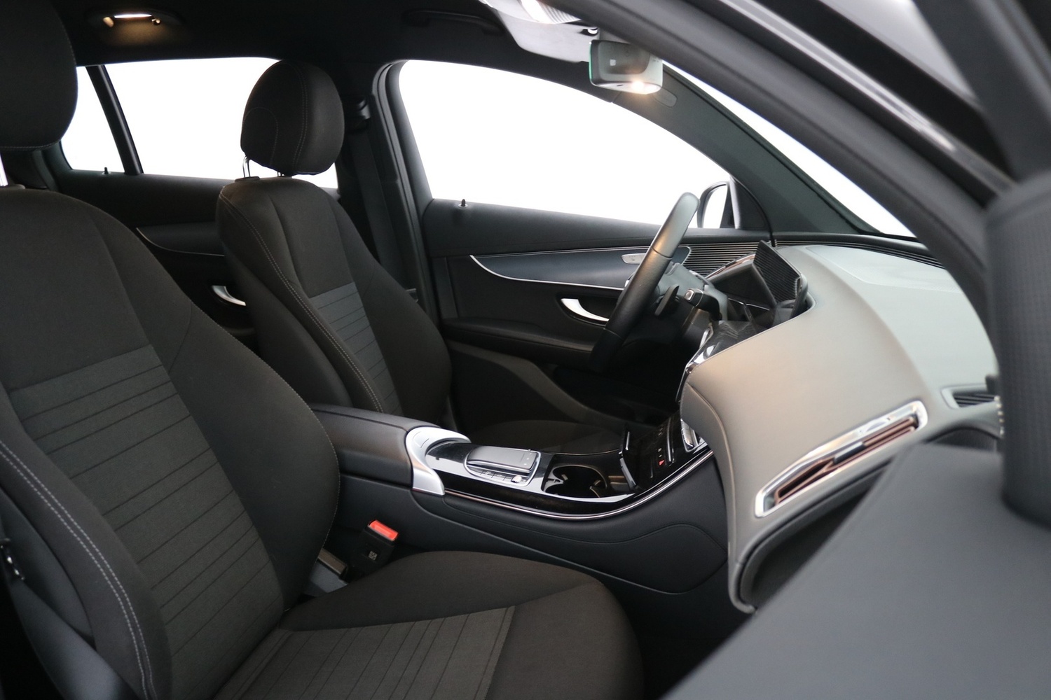 Mercedes-Benz EQC vaihtoauto
