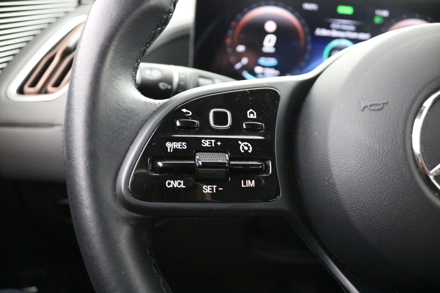 Mercedes-Benz EQC vaihtoauto