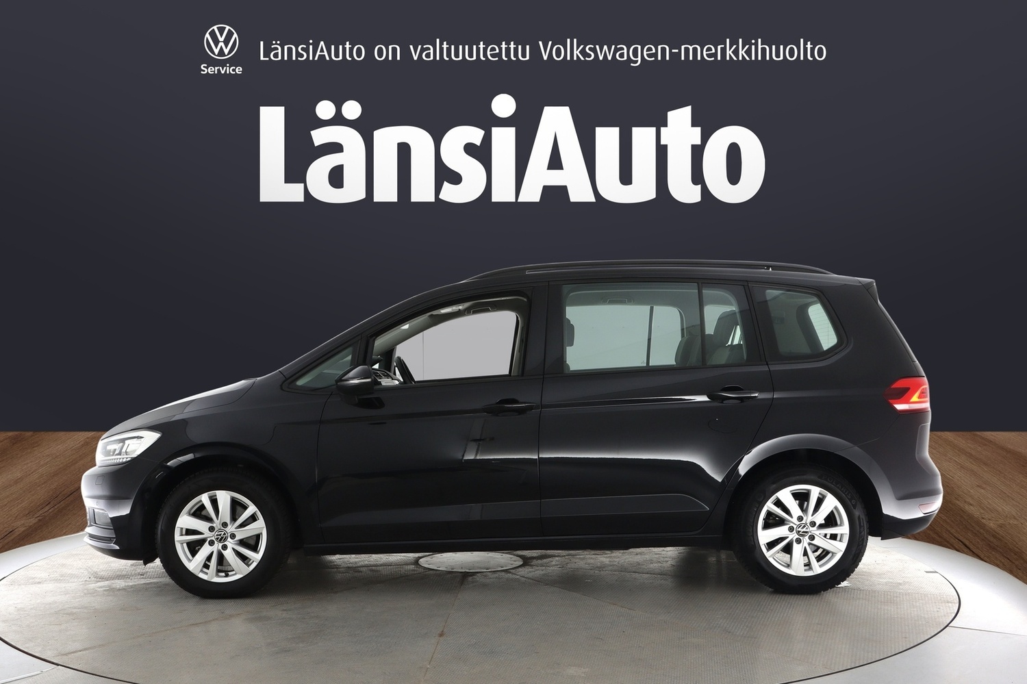 Volkswagen Touran vaihtoauto
