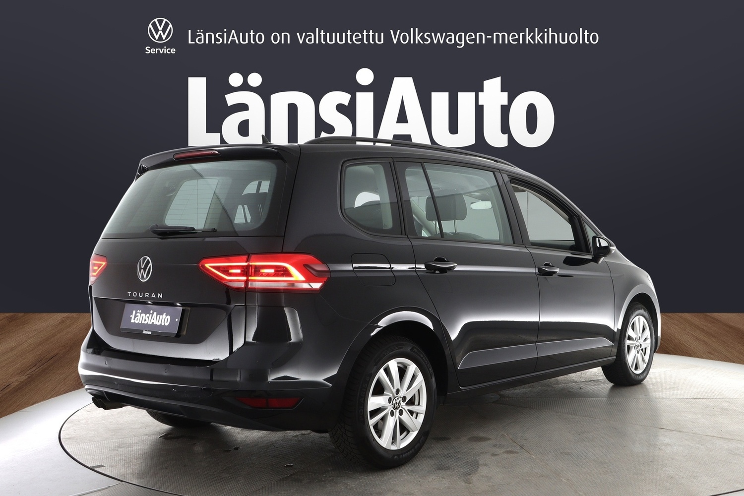 Volkswagen Touran vaihtoauto