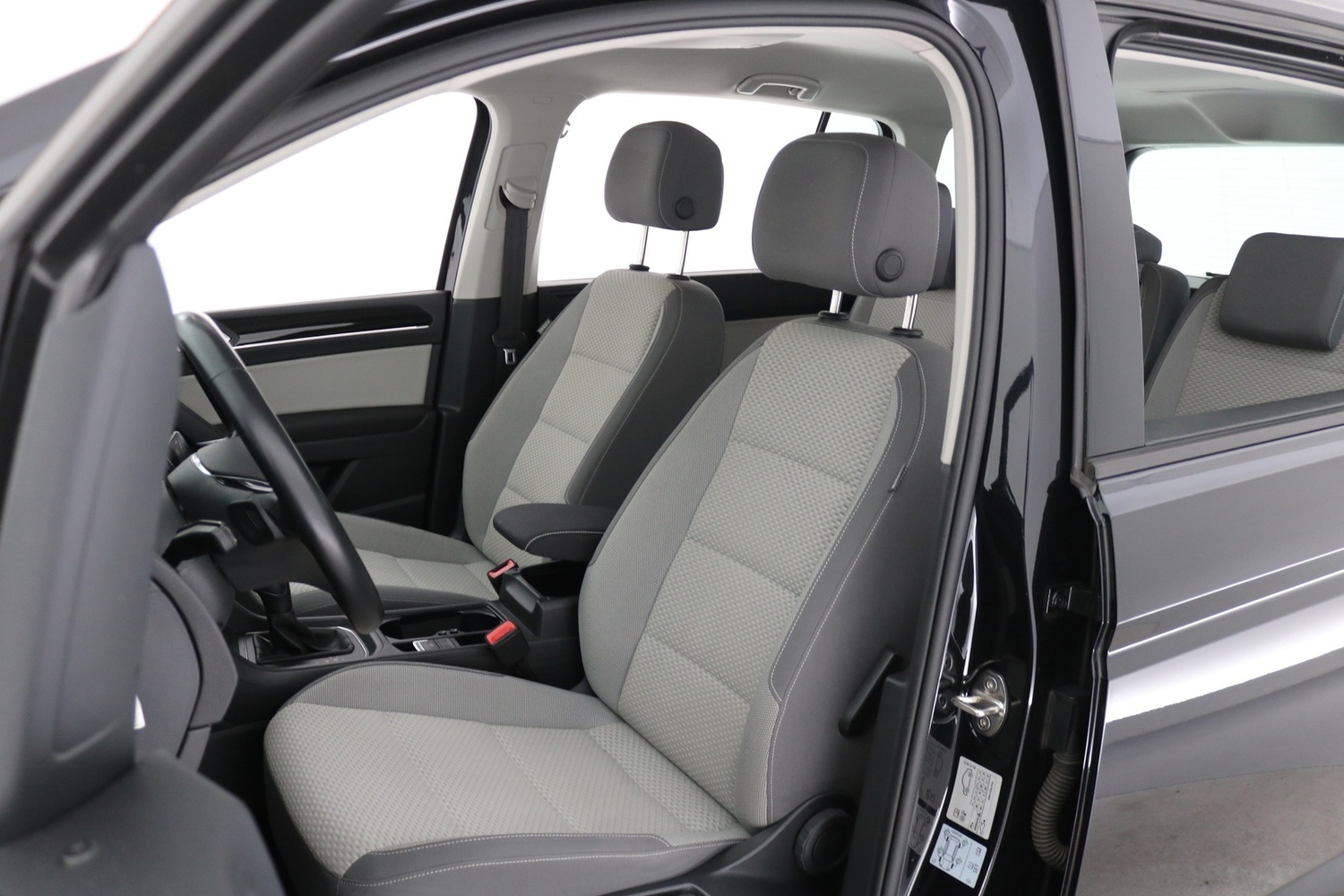 Volkswagen Touran vaihtoauto