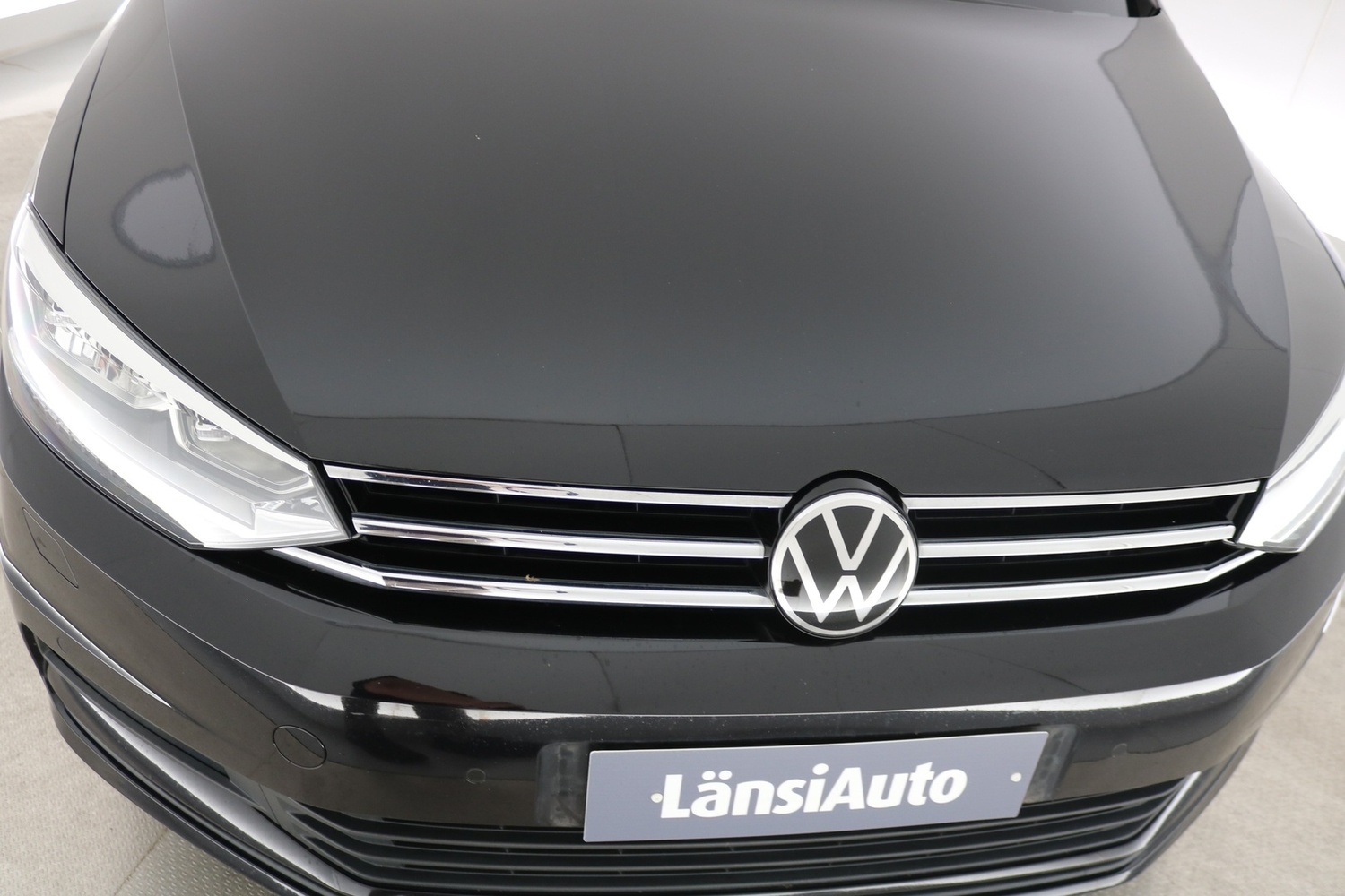 Volkswagen Touran vaihtoauto