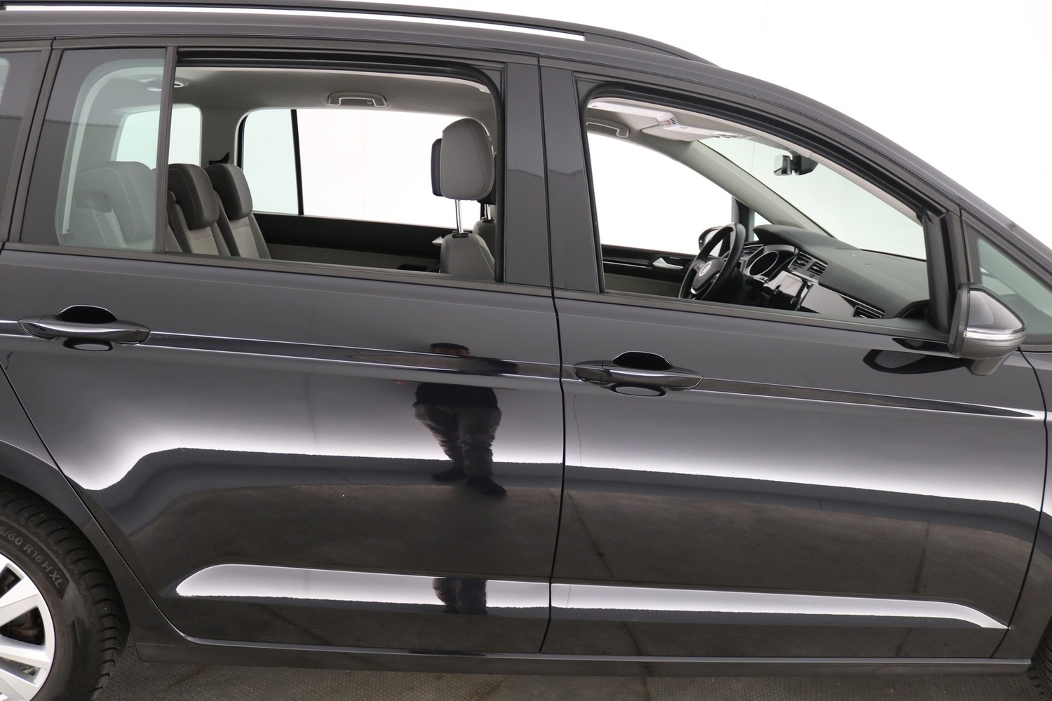 Volkswagen Touran vaihtoauto