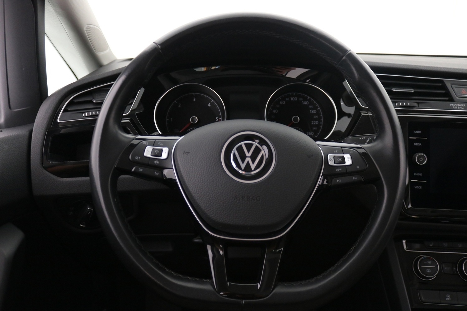 Volkswagen Touran vaihtoauto