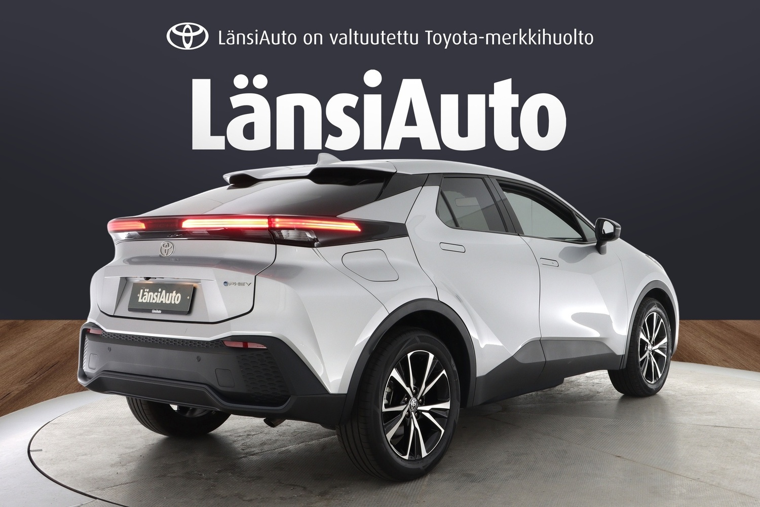 Toyota C-HR vaihtoauto