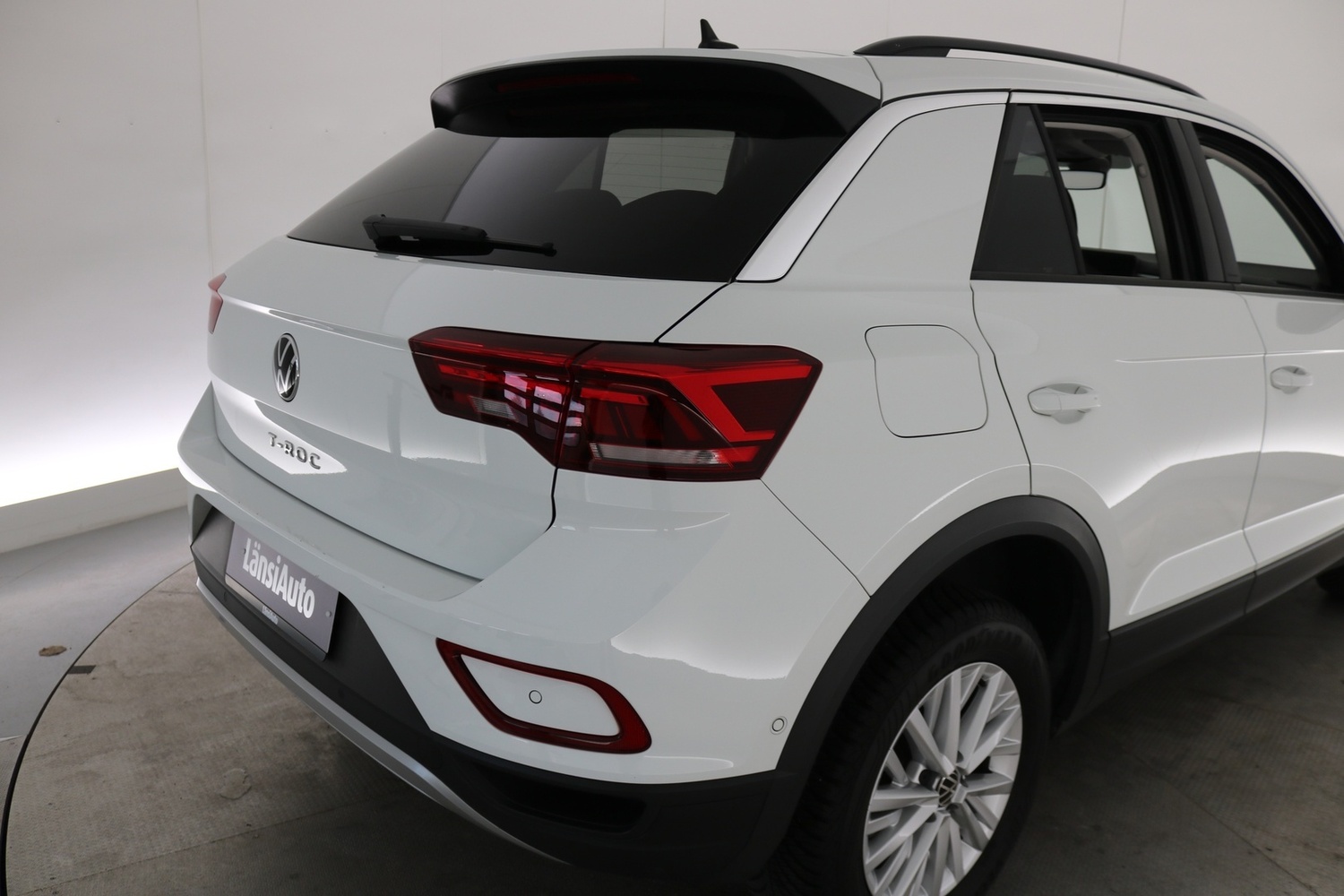 Volkswagen T-Roc vaihtoauto