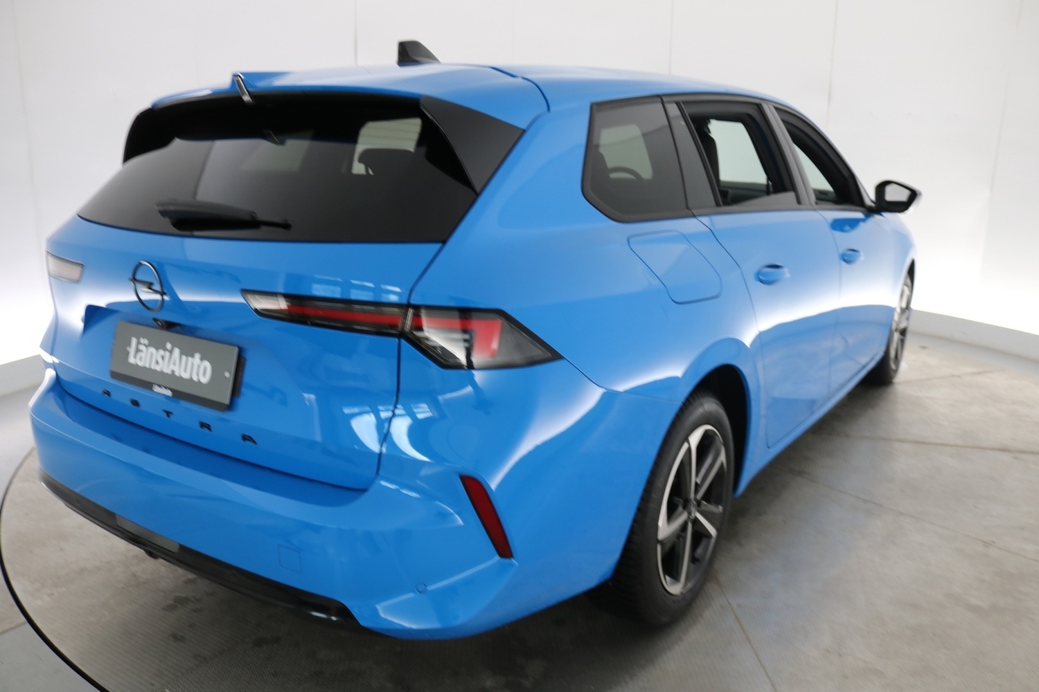 Opel Astra vaihtoauto