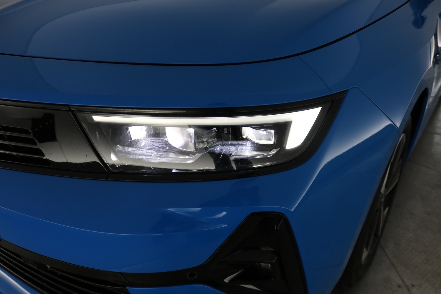 Opel Astra vaihtoauto