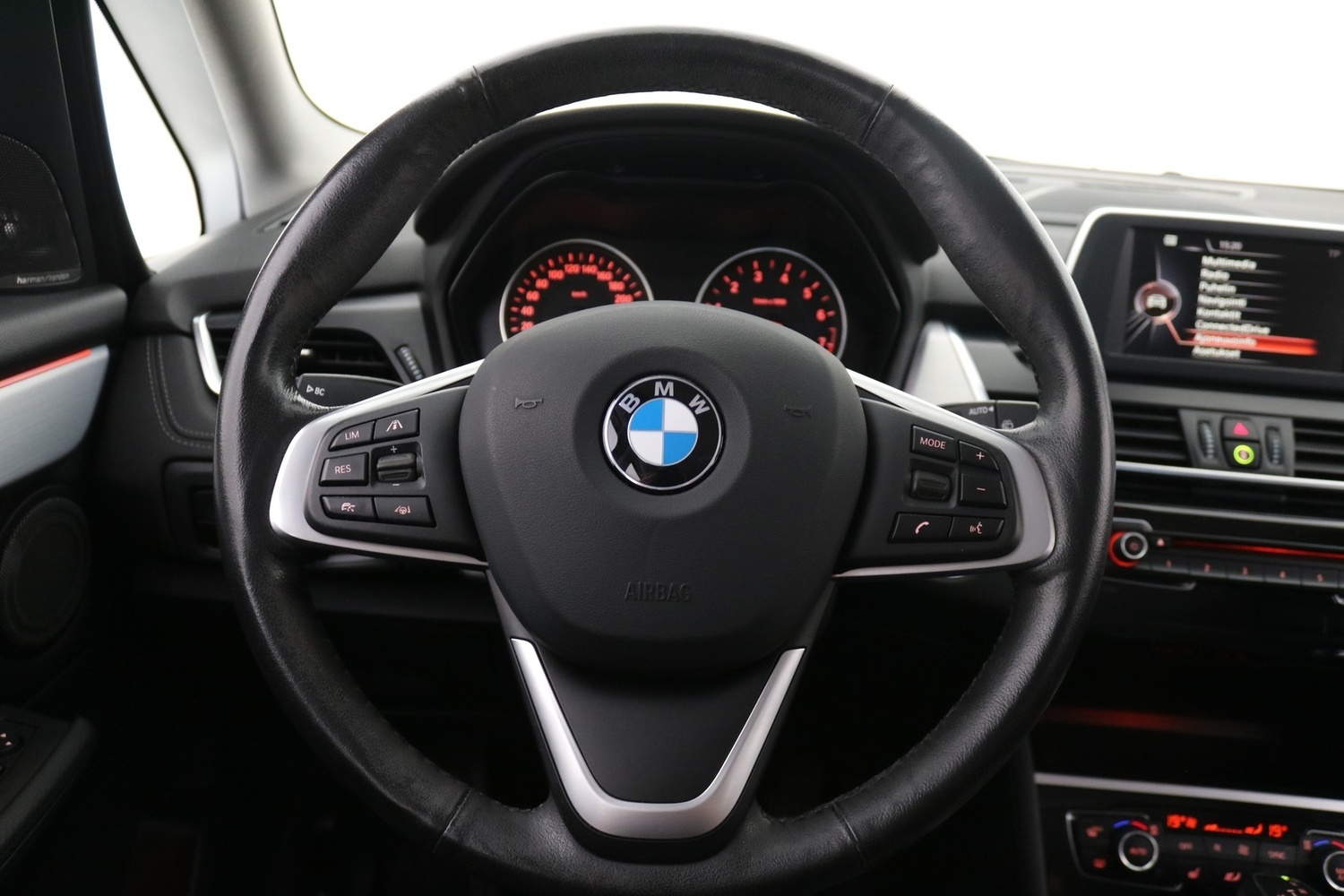 BMW 218 vaihtoauto