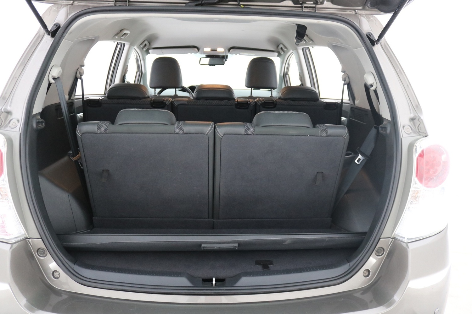 Toyota Verso vaihtoauto