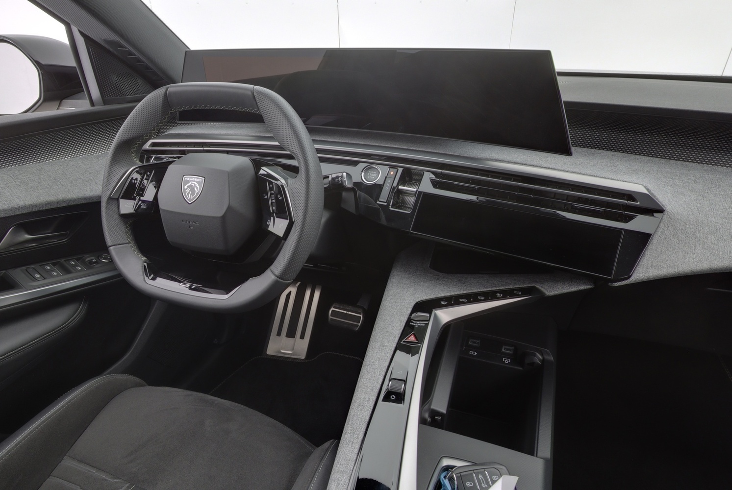 Peugeot E-3008 vaihtoauto