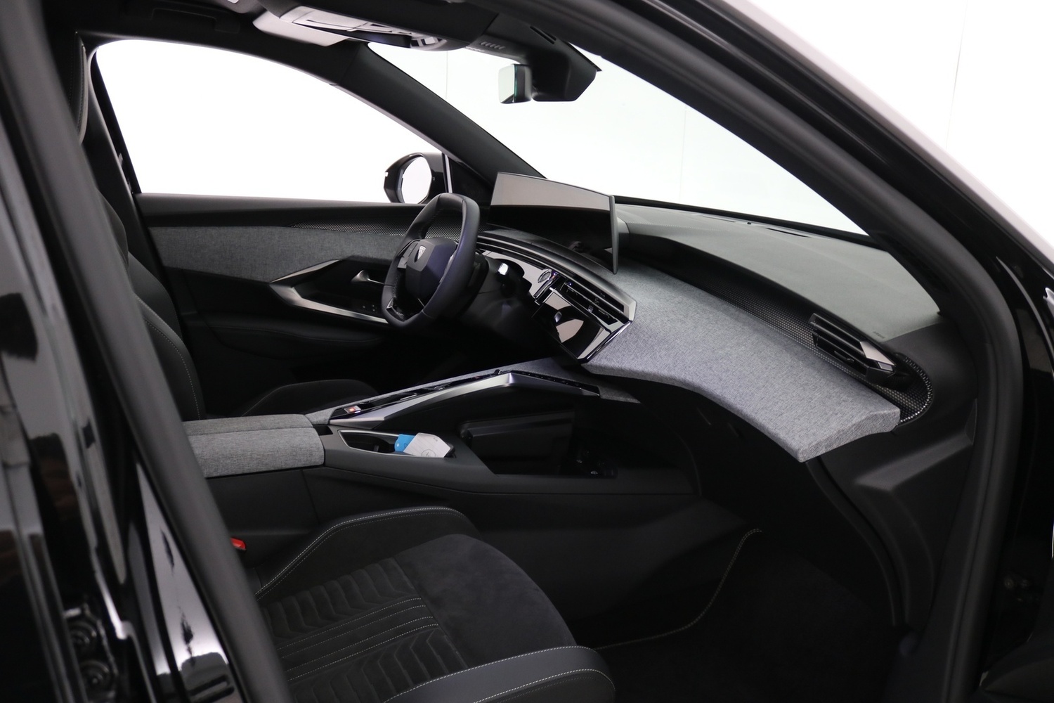Peugeot E-3008 vaihtoauto