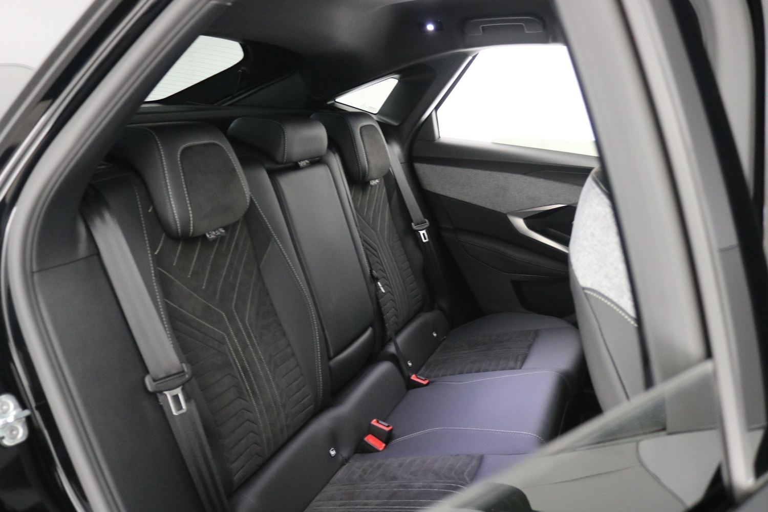 Peugeot E-3008 vaihtoauto