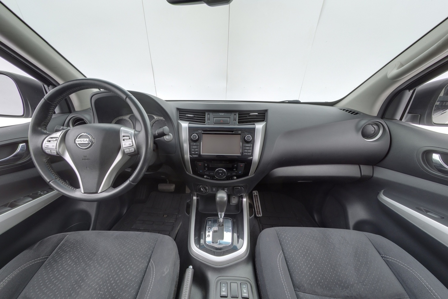Nissan Navara vaihtoauto