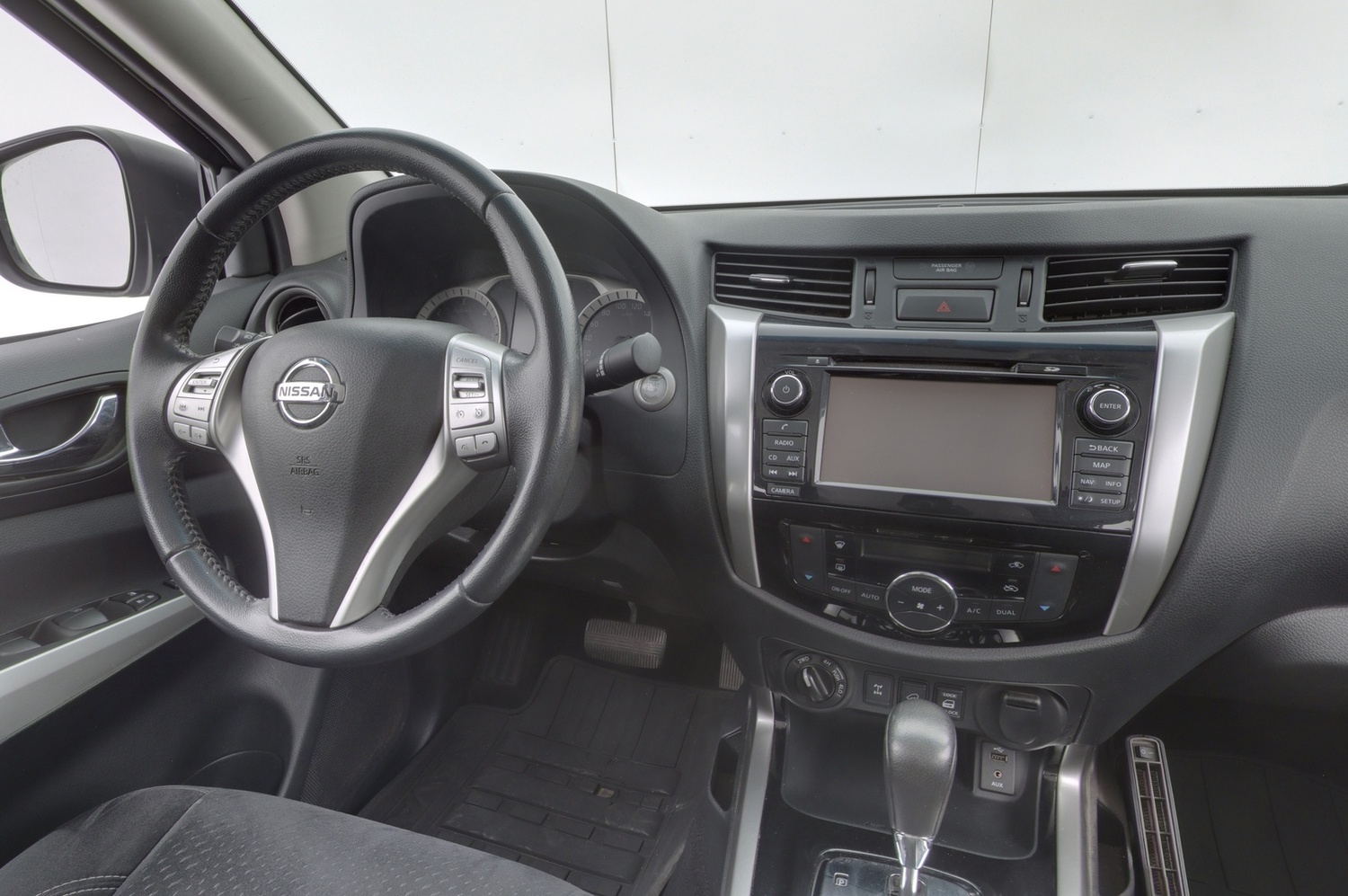 Nissan Navara vaihtoauto