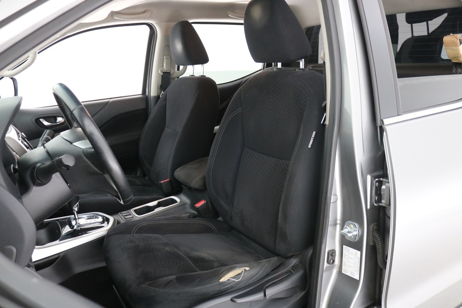 Nissan Navara vaihtoauto