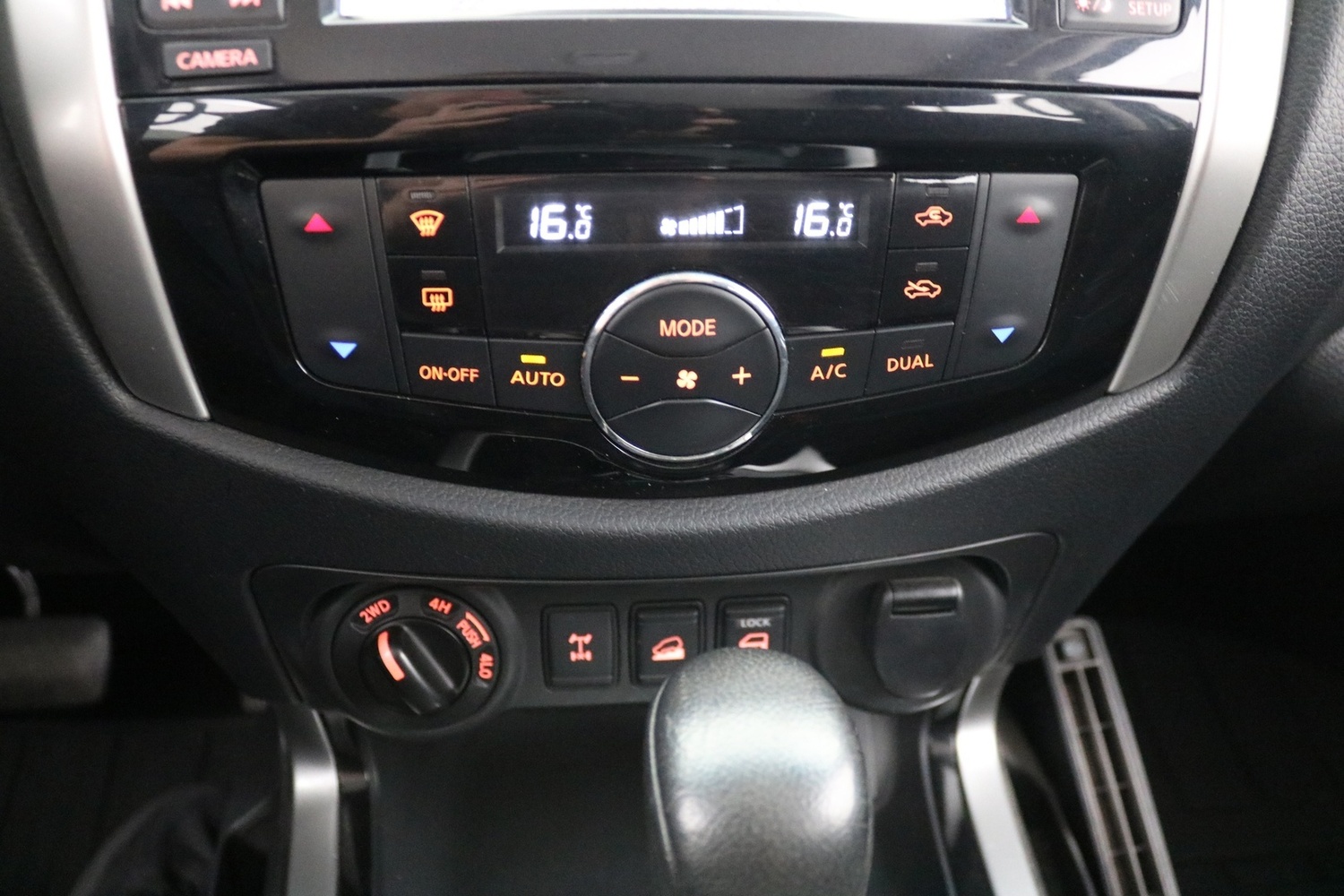Nissan Navara vaihtoauto