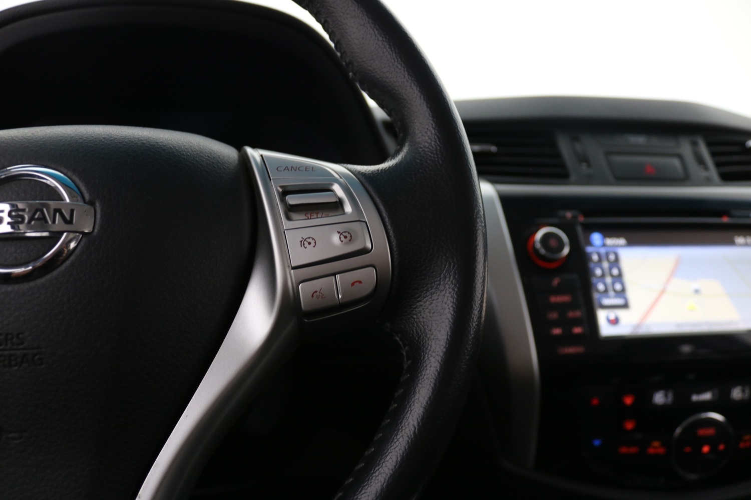 Nissan Navara vaihtoauto