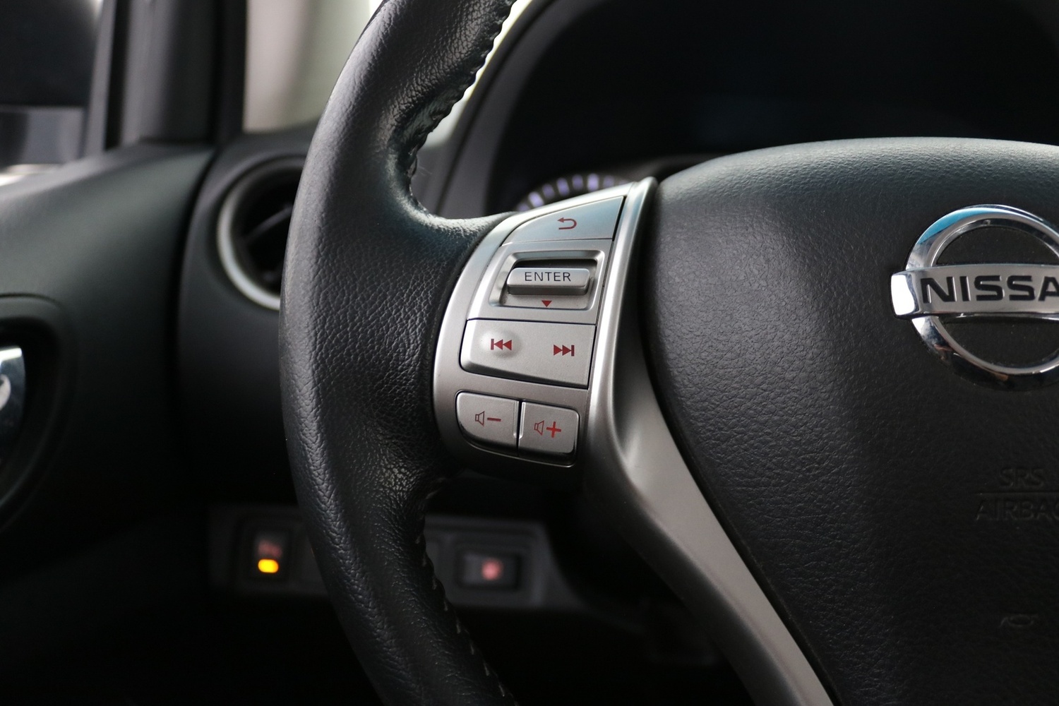 Nissan Navara vaihtoauto