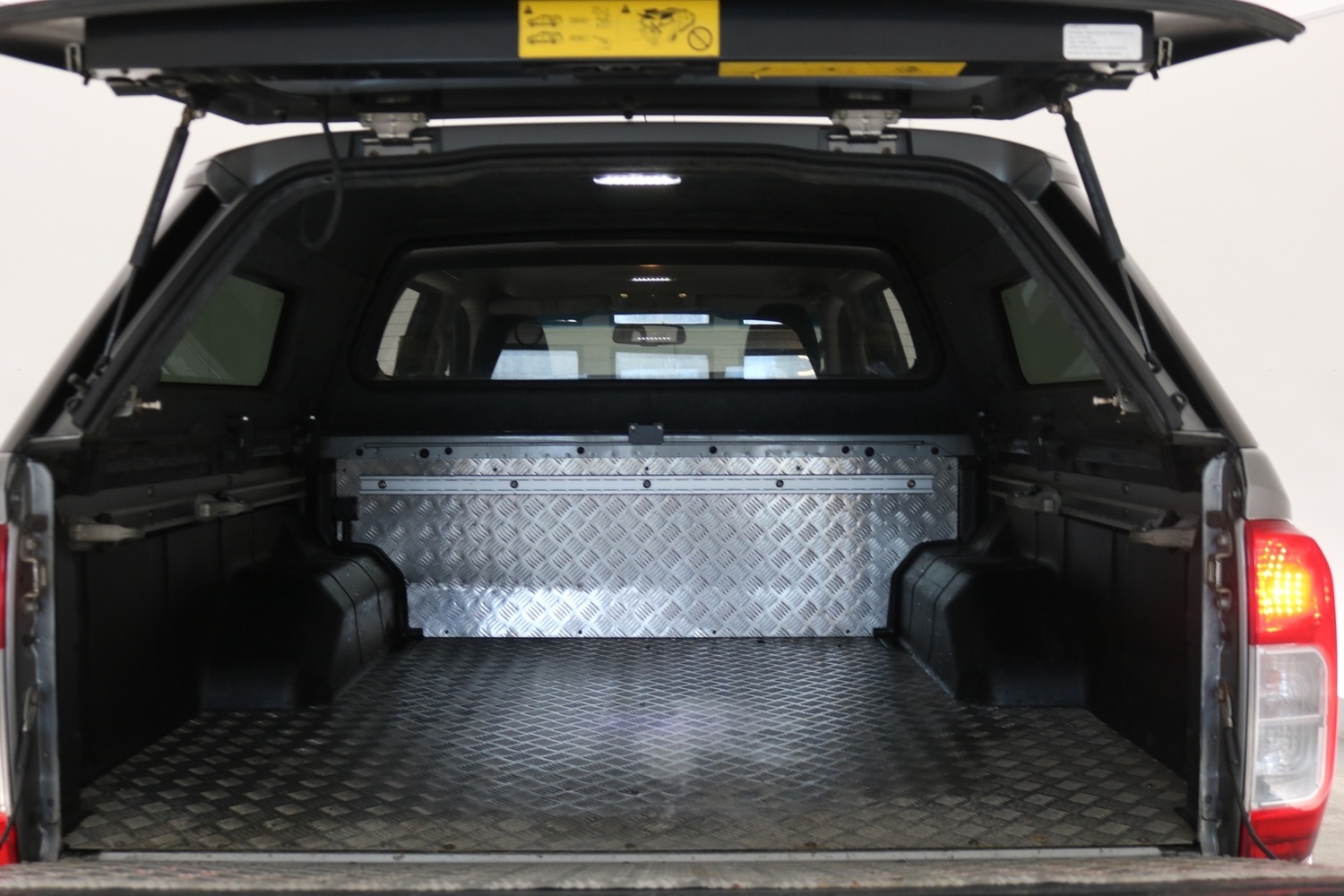 Nissan Navara vaihtoauto